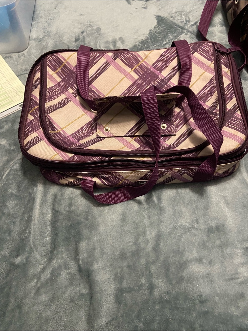 thirty-one Plum Plaid Utility Travel Bag with Purple Straps casserole tote